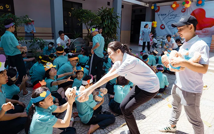 Biểu tượng cúp và huy chương, tượng trưng cho các danh hiệu và chứng nhận mà bet 789 đã đạt được.